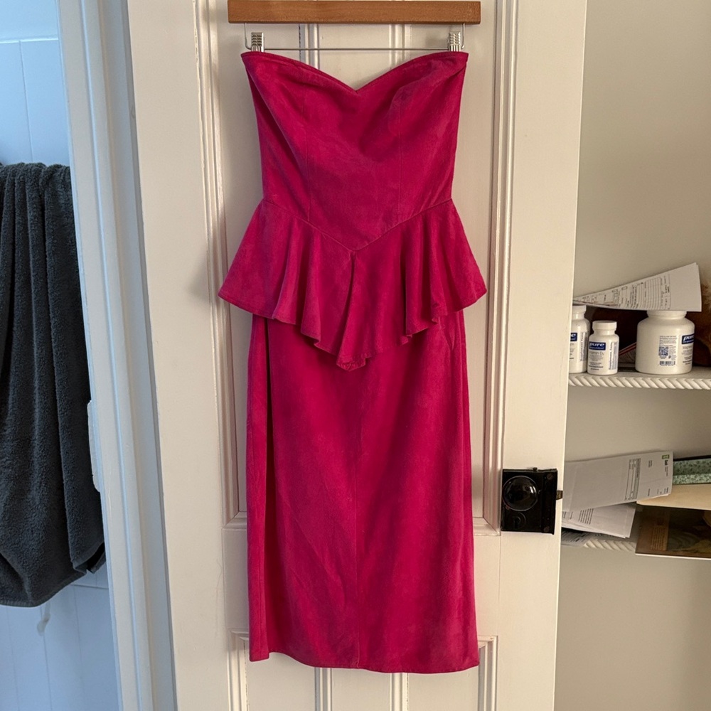 1980s Fuchsia suede Strapless Dress